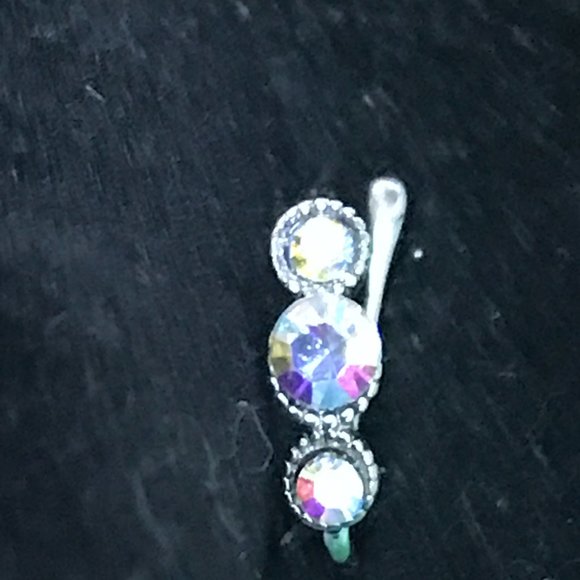 Two Clip On (No piercing needed) Earrings - Picture 13 of 16